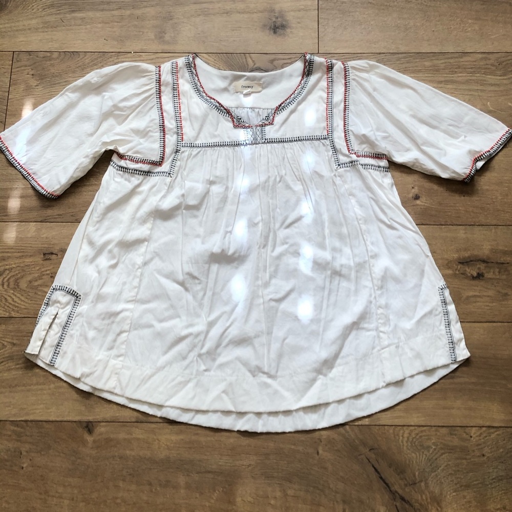 White 3/4 length top